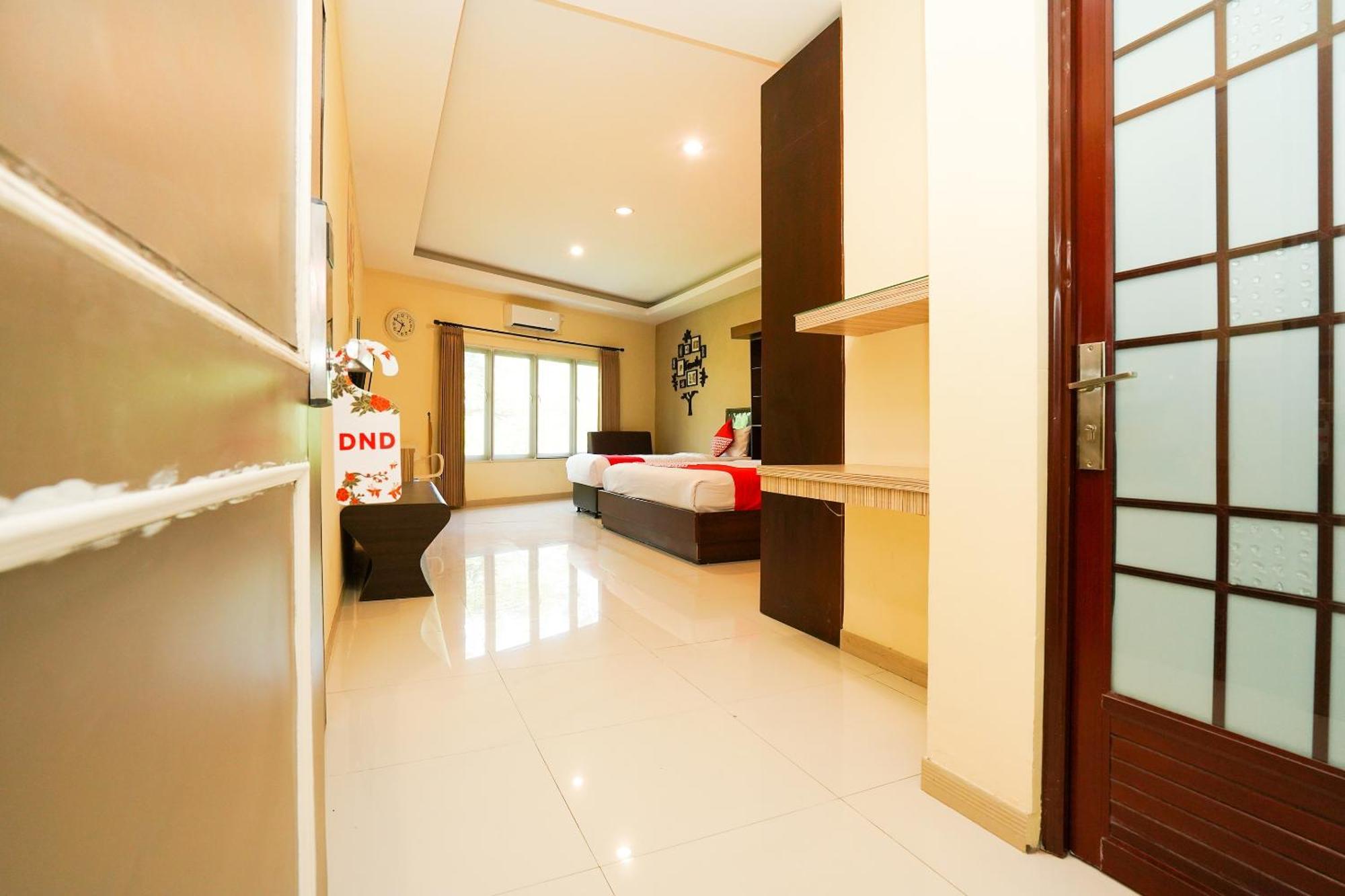 סוראבאיה Super Oyo Capital O 175 K-60 Residence מראה חיצוני תמונה